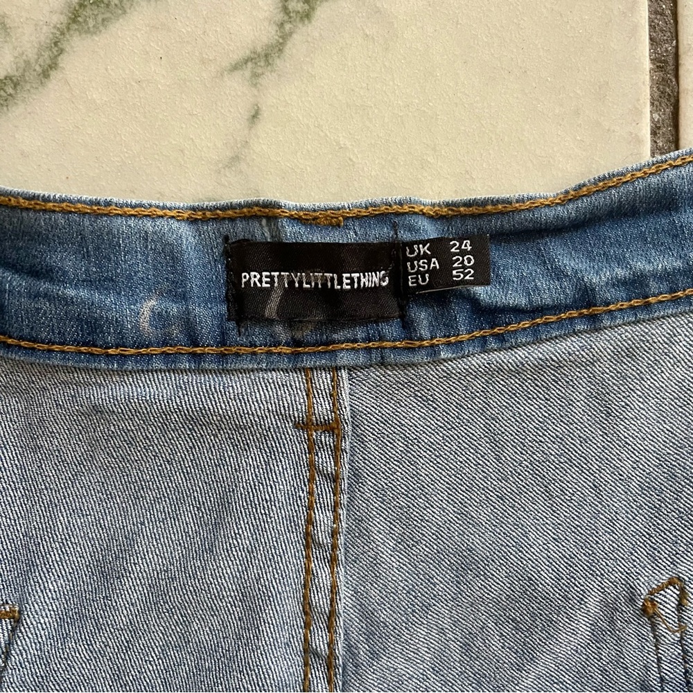 PrettyLittleThing Plus Stretch Jeans High Rise Blue Size  20 Plus Denim Casual - Picture 4 of 7